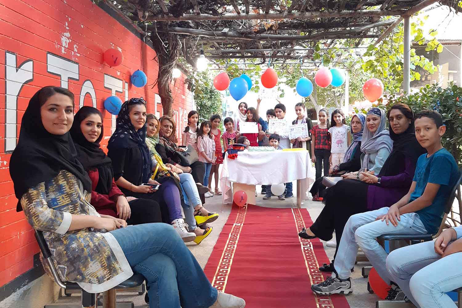 جشن دیپلم در کلاس های زبان انگلیسی کودکان